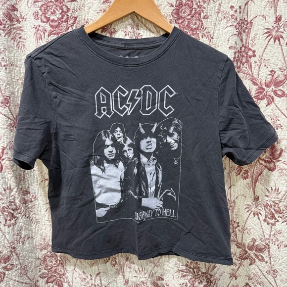 AC/DC Tops - AC/DC Highway to Hell Graphic T-Shirt Black M